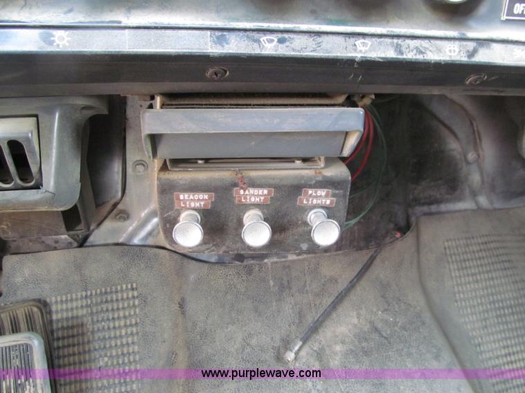 image for item D7330 1989 GMC Brigadier dump truck