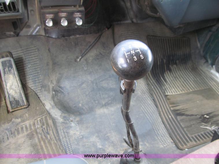 image for item D7330 1989 GMC Brigadier dump truck