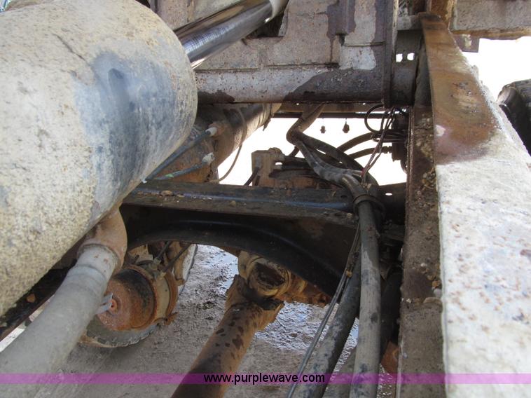 image for item D7330 1989 GMC Brigadier dump truck