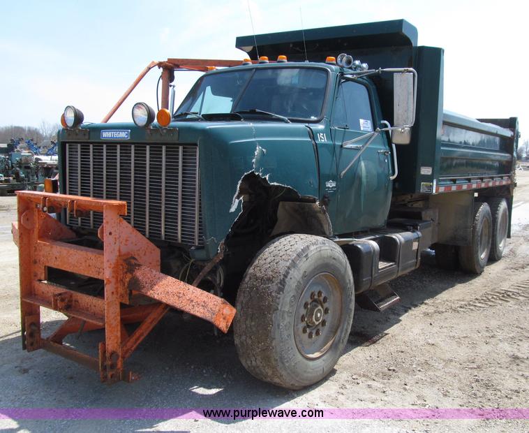 image for item D7331 1988 GMC Brigadier dump truck