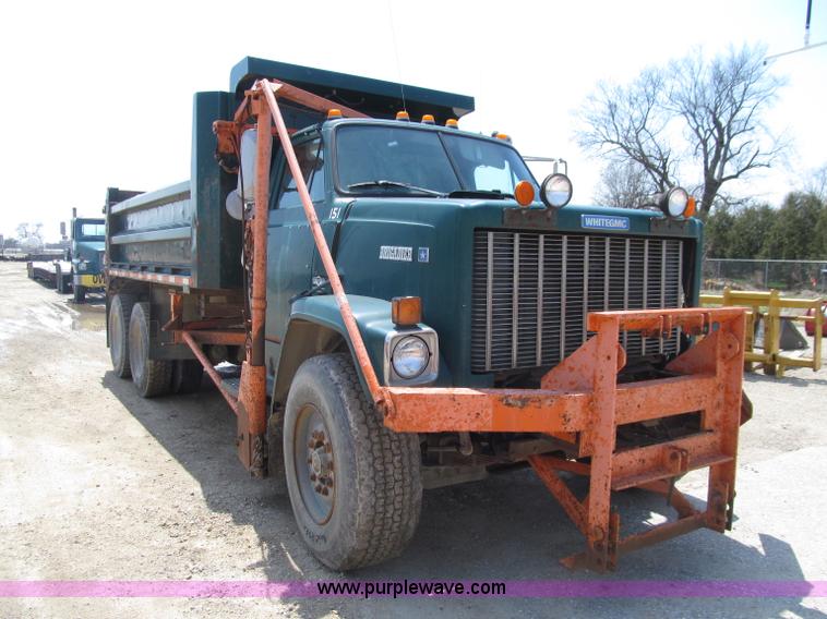 image for item D7331 1988 GMC Brigadier dump truck