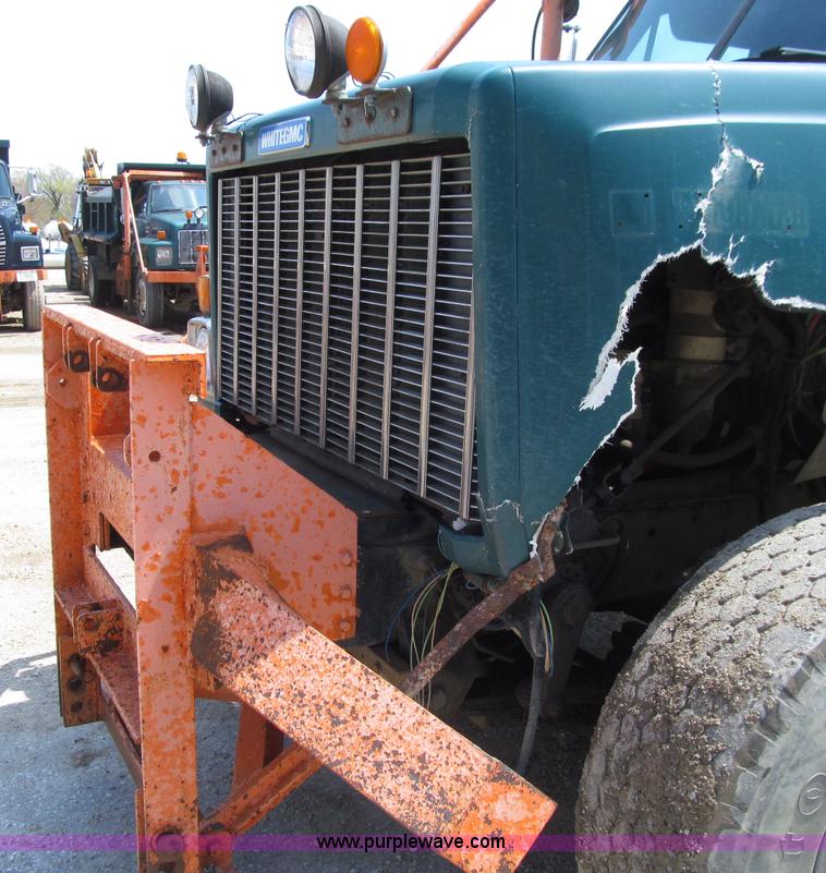 image for item D7331 1988 GMC Brigadier dump truck