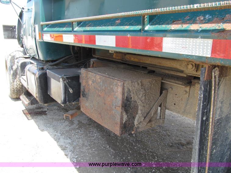 image for item D7331 1988 GMC Brigadier dump truck