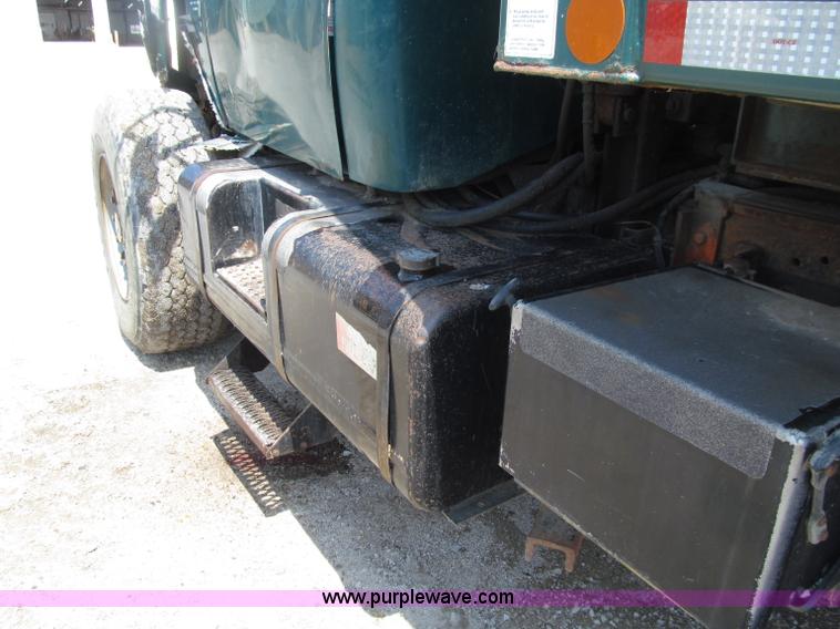 image for item D7331 1988 GMC Brigadier dump truck