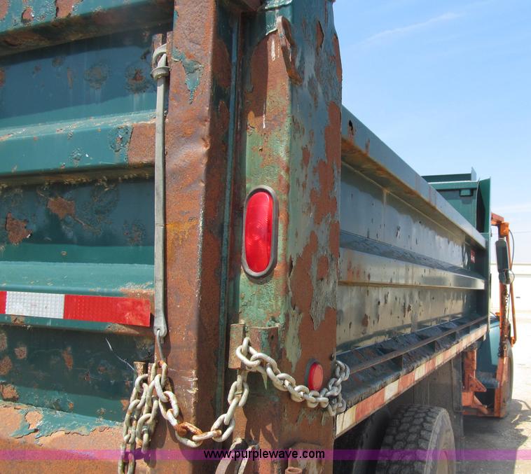 image for item D7331 1988 GMC Brigadier dump truck