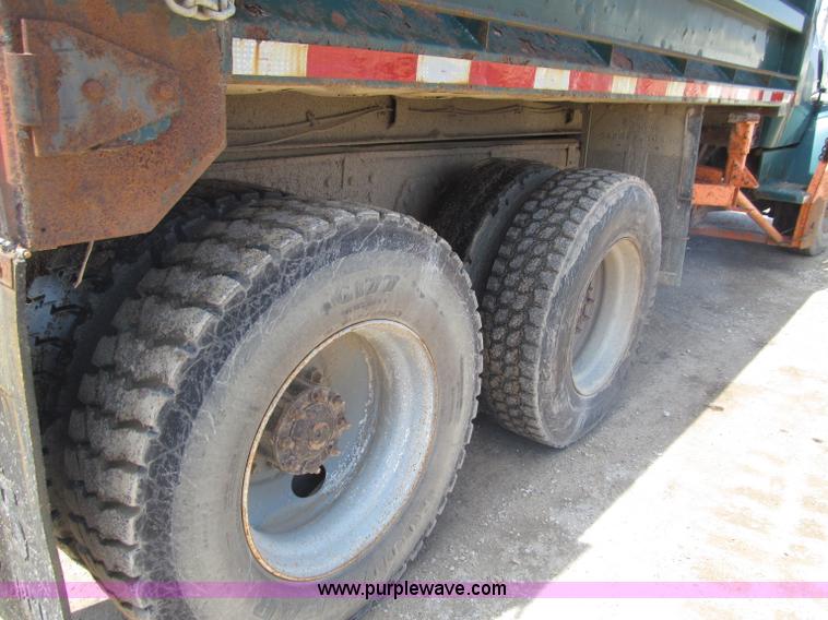 image for item D7331 1988 GMC Brigadier dump truck