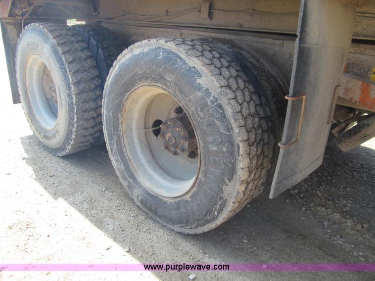 image for item D7331 1988 GMC Brigadier dump truck