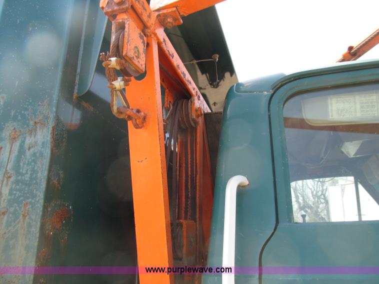 image for item D7331 1988 GMC Brigadier dump truck