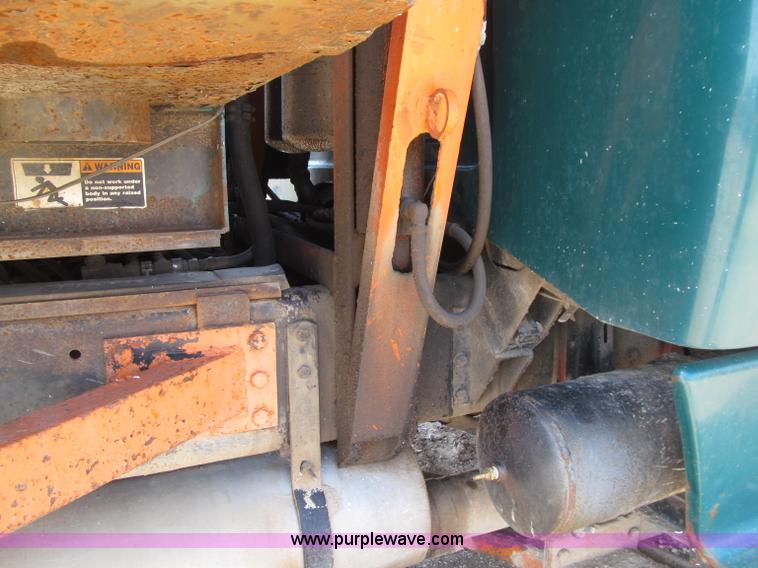 image for item D7331 1988 GMC Brigadier dump truck