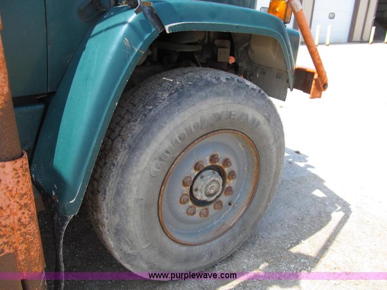 image for item D7331 1988 GMC Brigadier dump truck