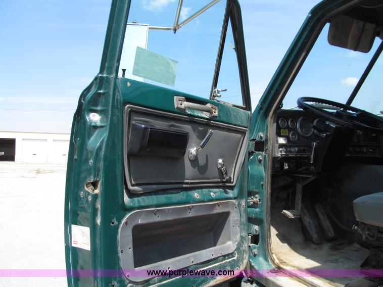 image for item D7331 1988 GMC Brigadier dump truck