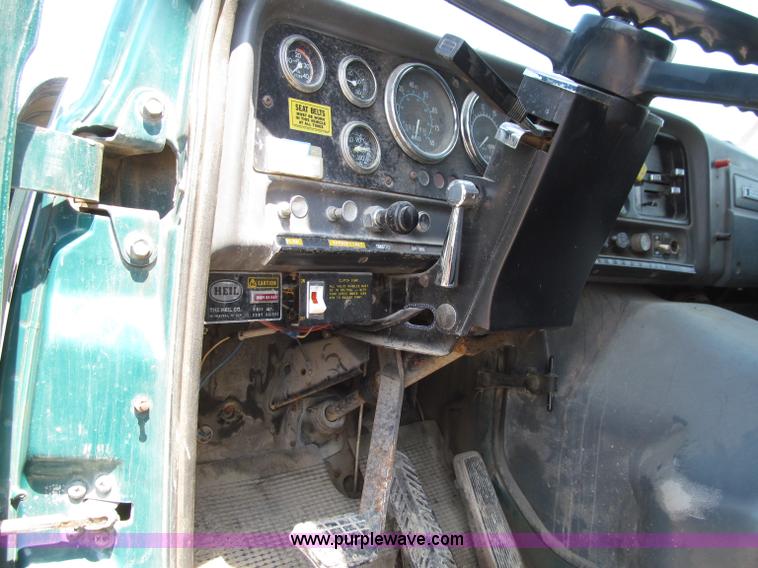 image for item D7331 1988 GMC Brigadier dump truck