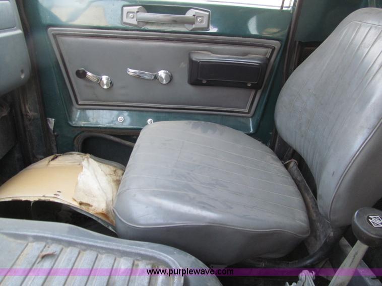 image for item D7331 1988 GMC Brigadier dump truck