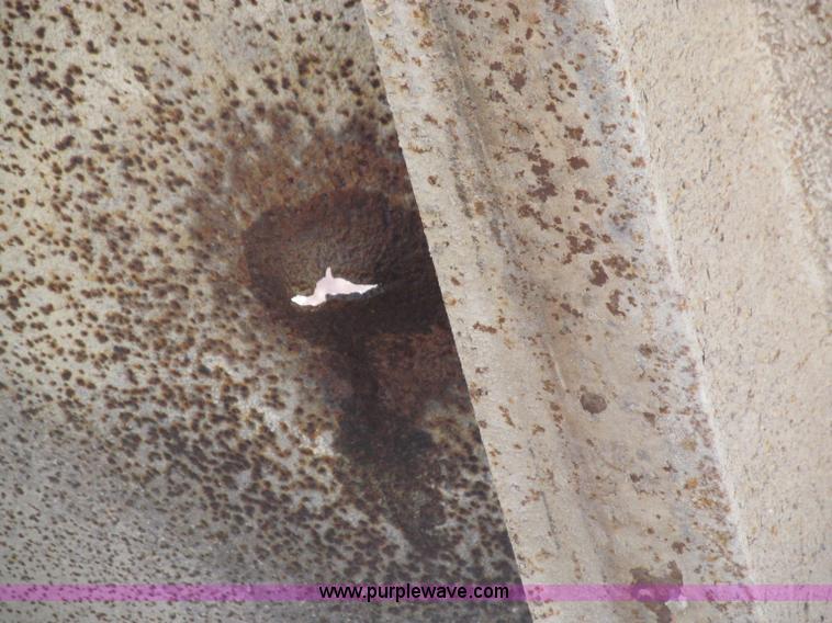 image for item D7331 1988 GMC Brigadier dump truck