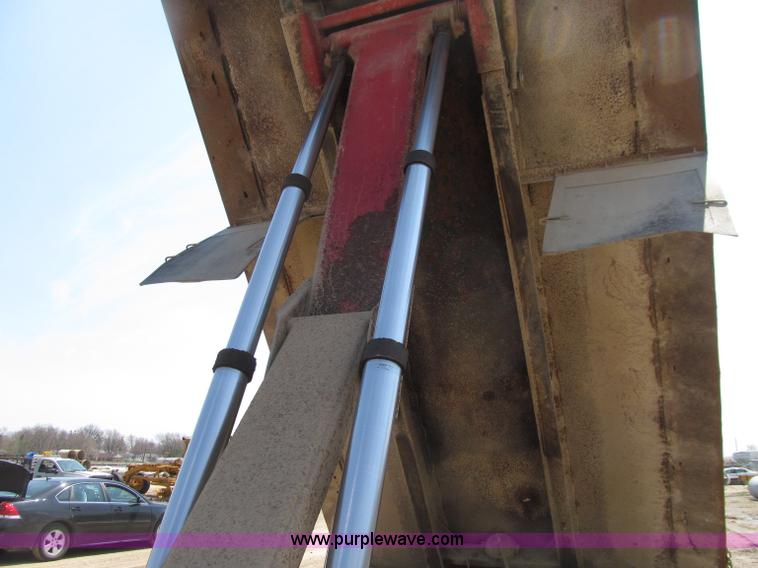 image for item D7331 1988 GMC Brigadier dump truck