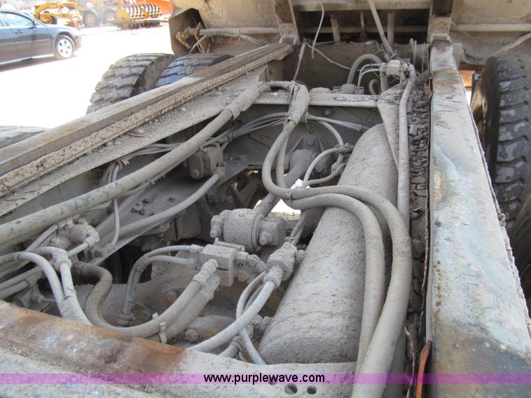 image for item D7331 1988 GMC Brigadier dump truck