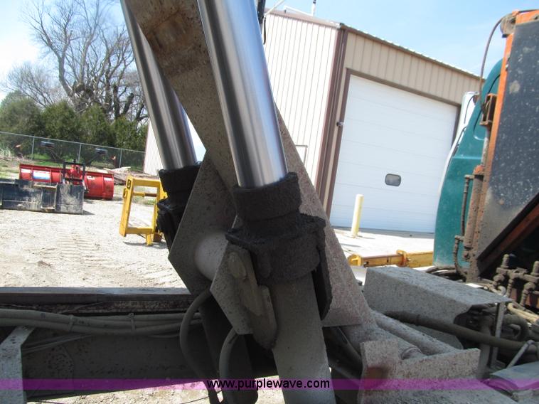 image for item D7331 1988 GMC Brigadier dump truck