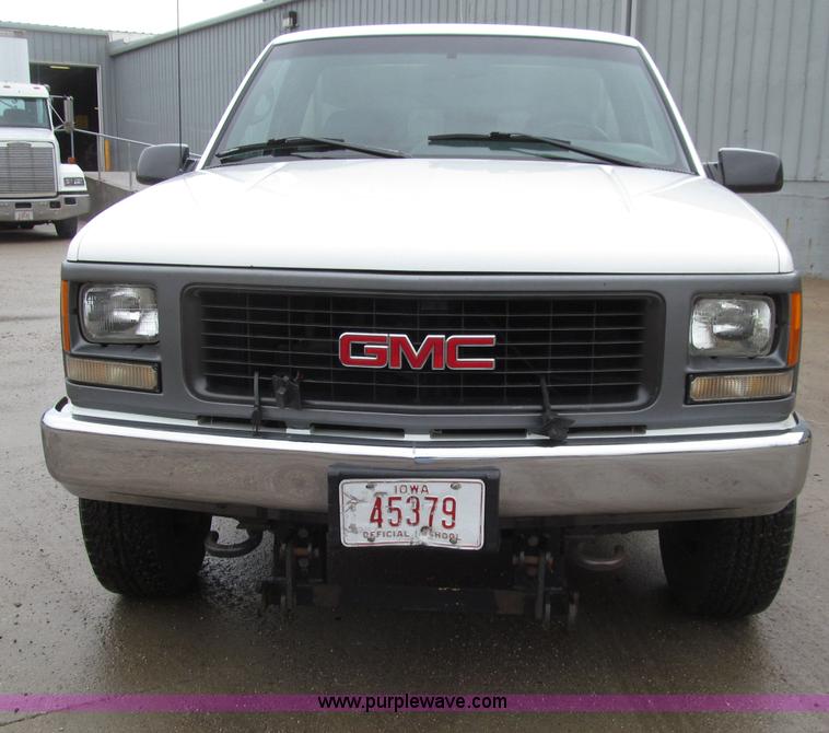image for item D7356 1995 GMC 2500 SL pickup truck