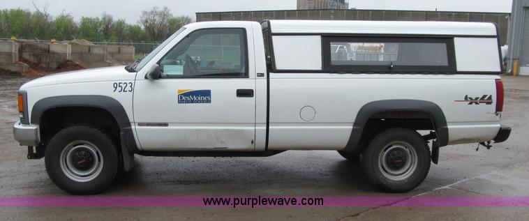 image for item D7356 1995 GMC 2500 SL pickup truck