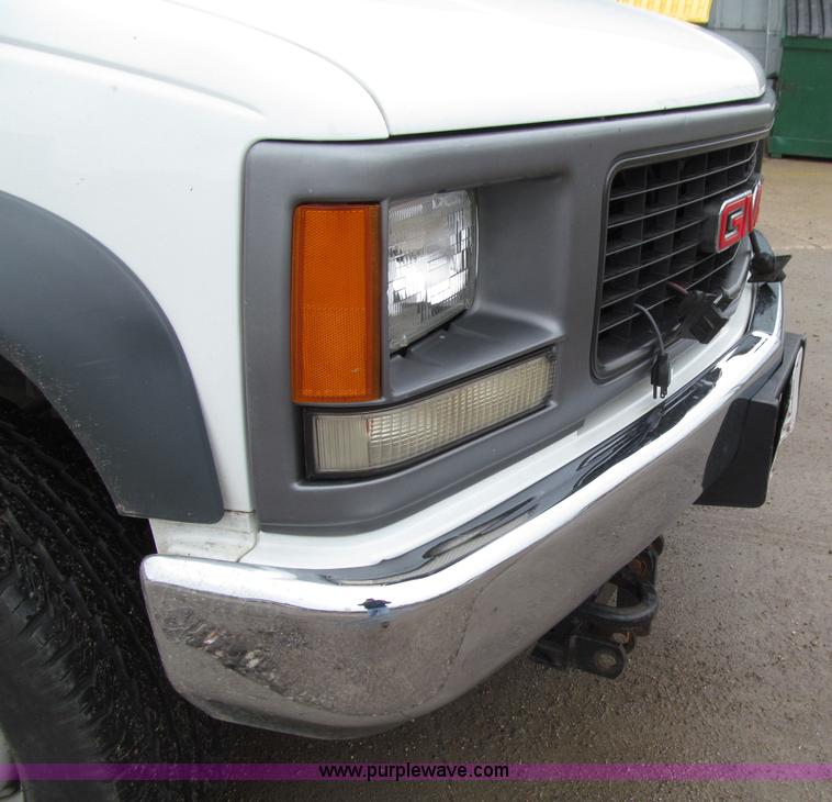 image for item D7356 1995 GMC 2500 SL pickup truck