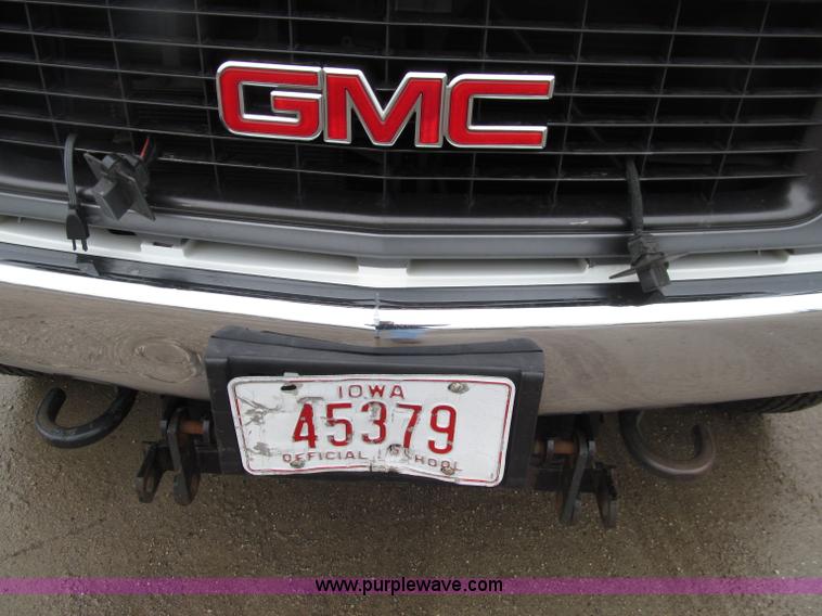 image for item D7356 1995 GMC 2500 SL pickup truck
