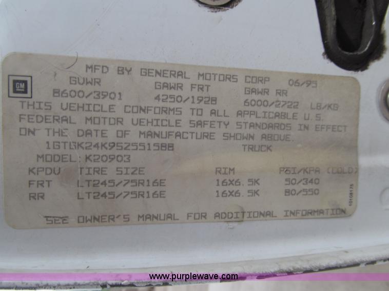 image for item D7356 1995 GMC 2500 SL pickup truck