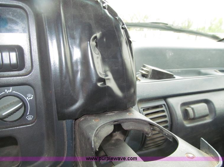 image for item D7356 1995 GMC 2500 SL pickup truck