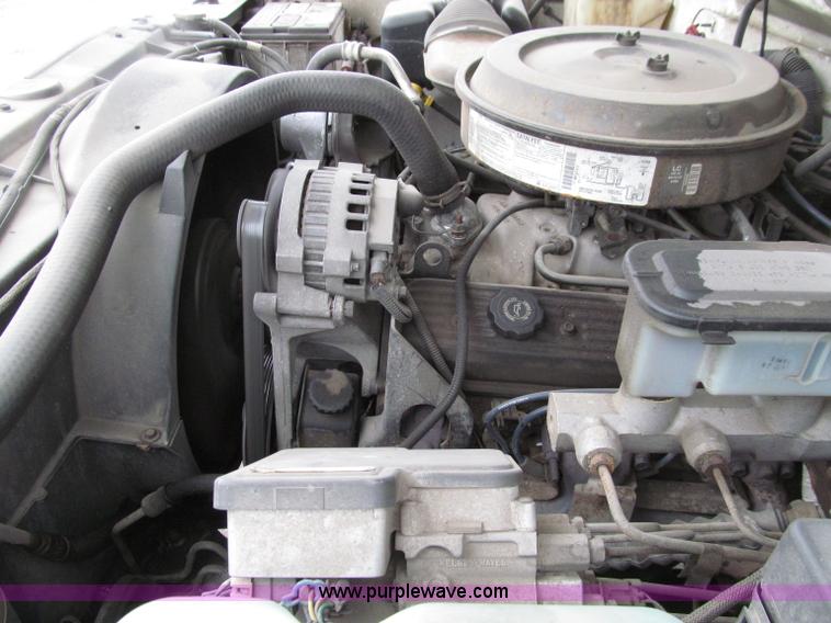 image for item D7356 1995 GMC 2500 SL pickup truck