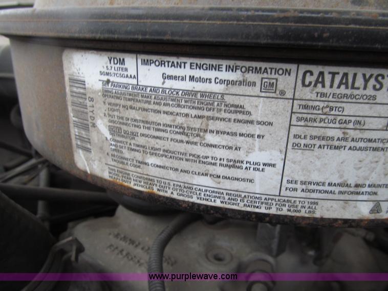 image for item D7356 1995 GMC 2500 SL pickup truck