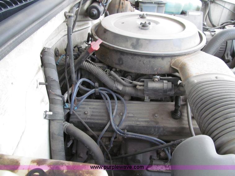 image for item D7356 1995 GMC 2500 SL pickup truck