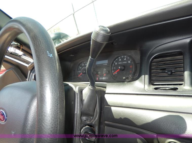 image for item D8058 2008 Ford Crown Victoria Police Interceptor