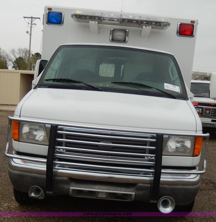 image for item D8062 2003 Ford 801 ambulance
