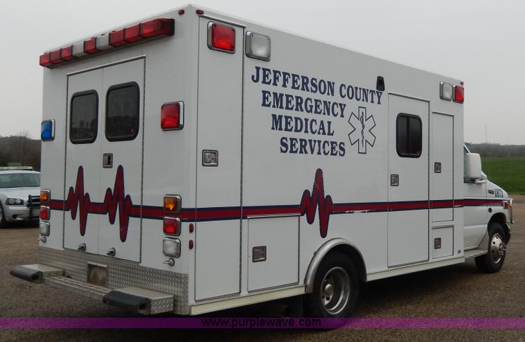 image for item D8062 2003 Ford 801 ambulance