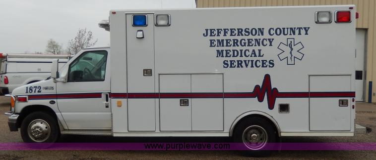 image for item D8062 2003 Ford 801 ambulance
