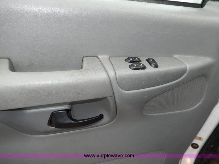 image for item D8062 2003 Ford 801 ambulance