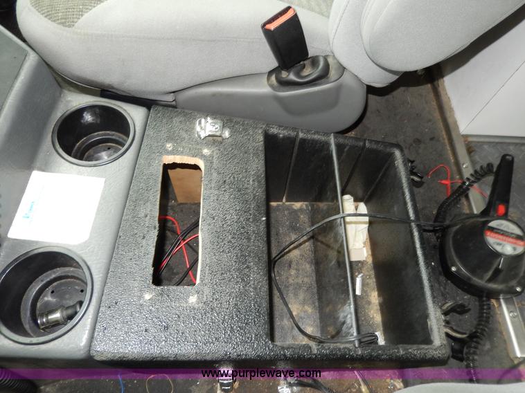 image for item D8062 2003 Ford 801 ambulance