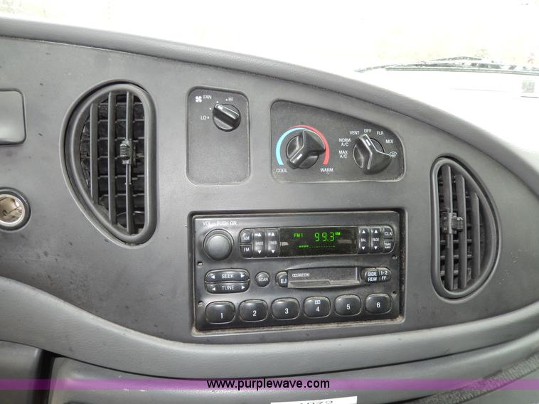 image for item D8062 2003 Ford 801 ambulance