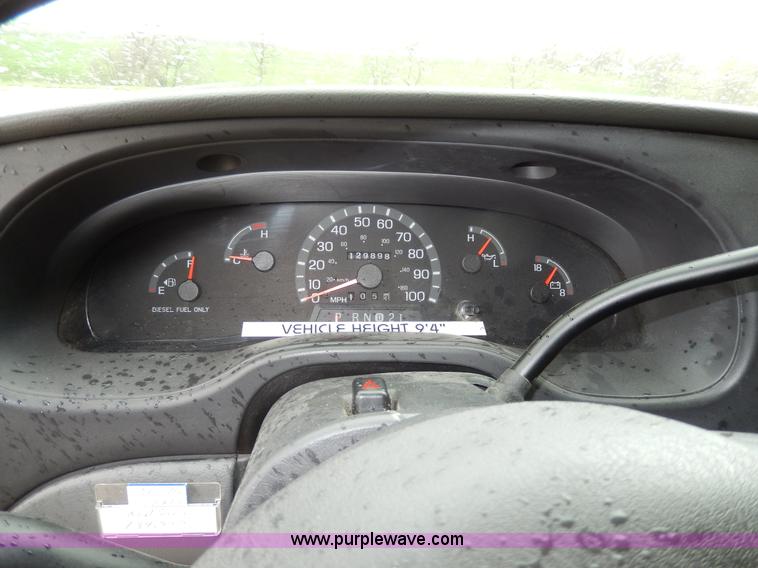 image for item D8062 2003 Ford 801 ambulance