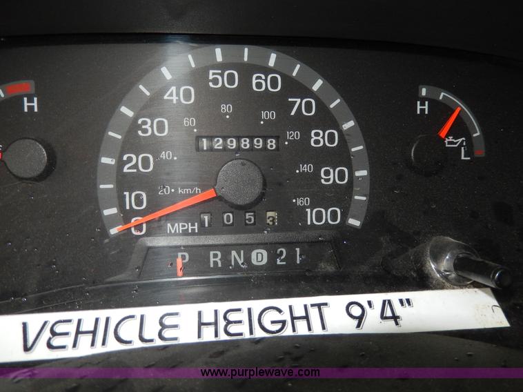 image for item D8062 2003 Ford 801 ambulance