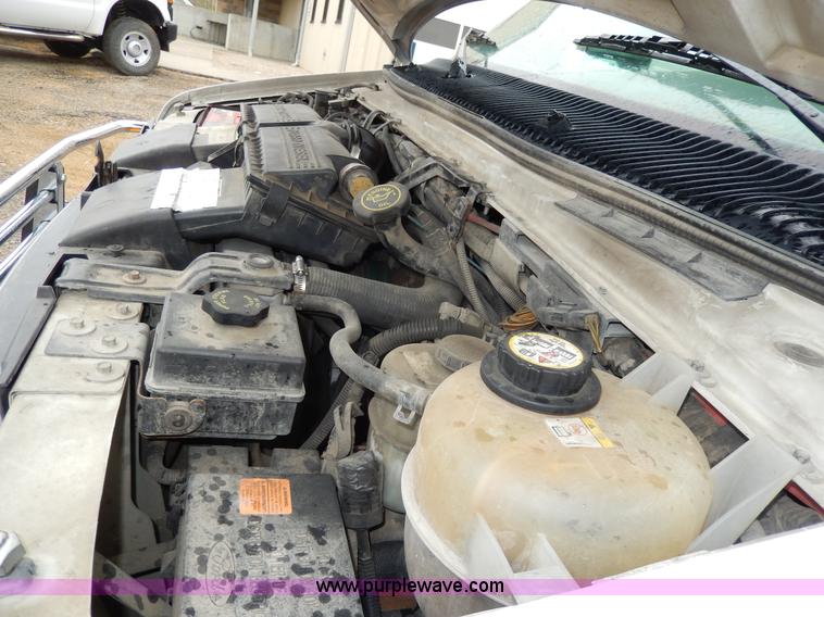 image for item D8062 2003 Ford 801 ambulance