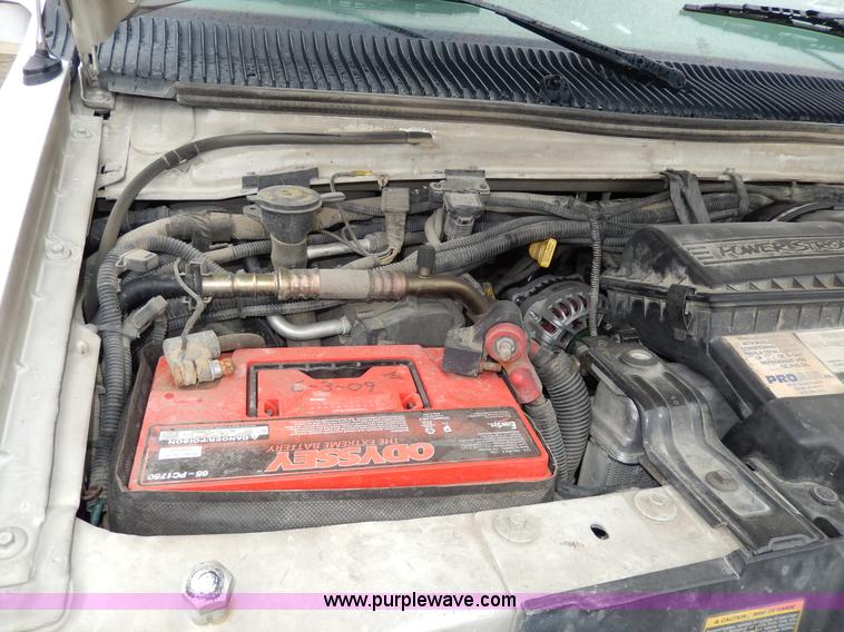 image for item D8062 2003 Ford 801 ambulance