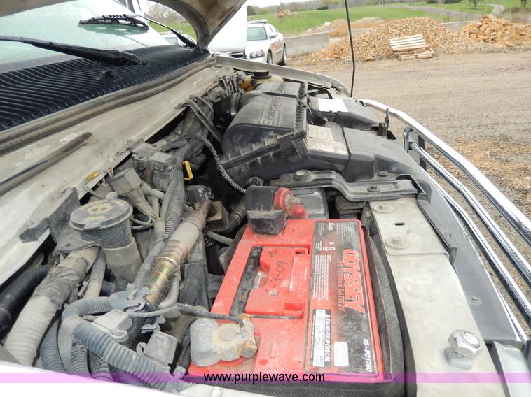 image for item D8062 2003 Ford 801 ambulance