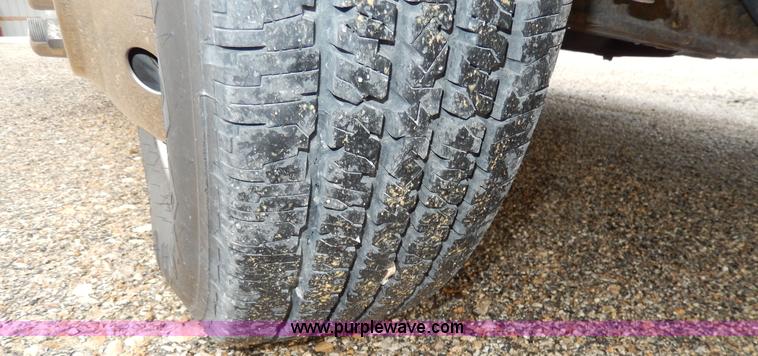 image for item D8062 2003 Ford 801 ambulance