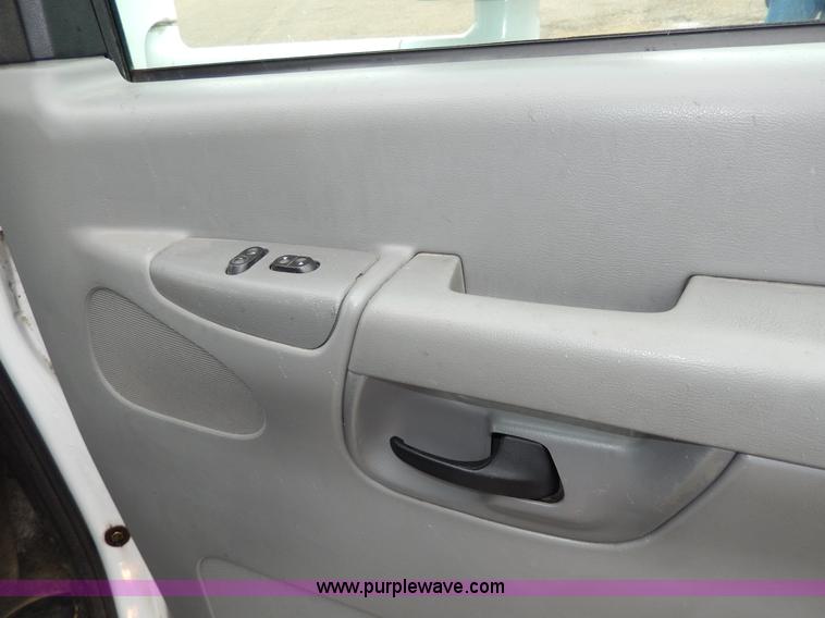 image for item D8062 2003 Ford 801 ambulance