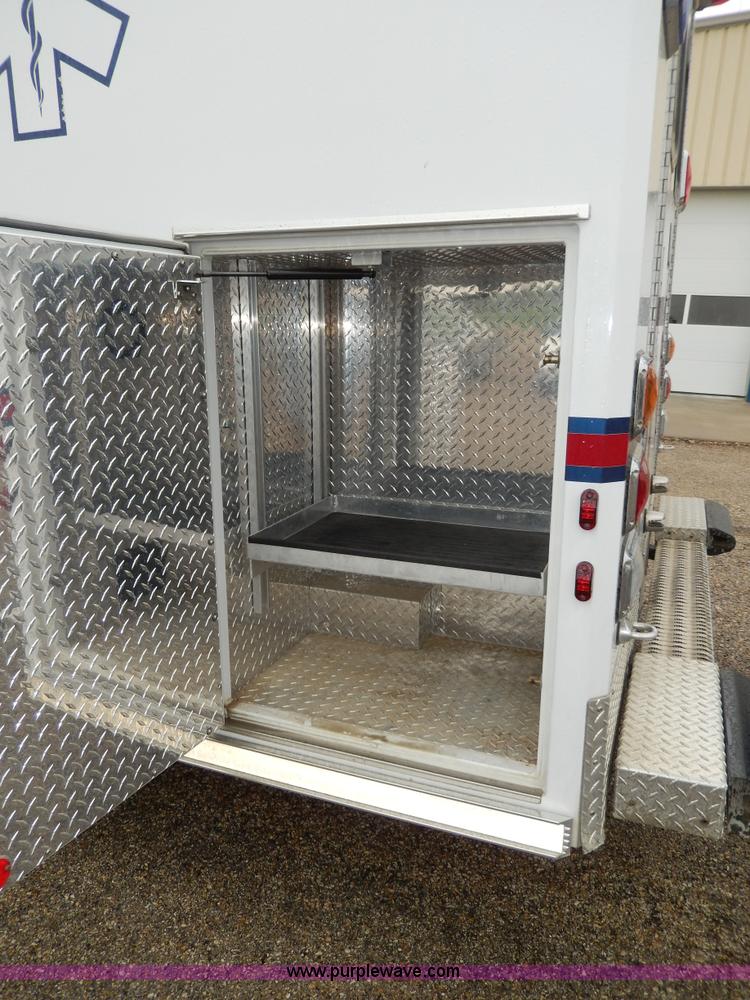 image for item D8062 2003 Ford 801 ambulance