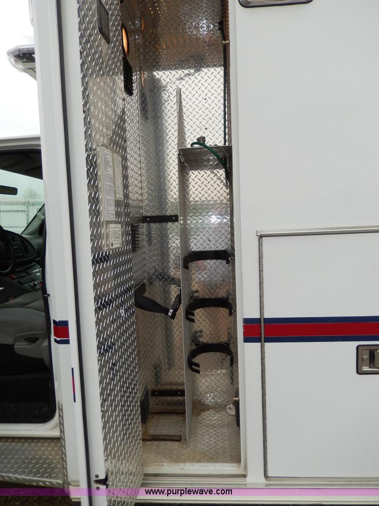 image for item D8062 2003 Ford 801 ambulance