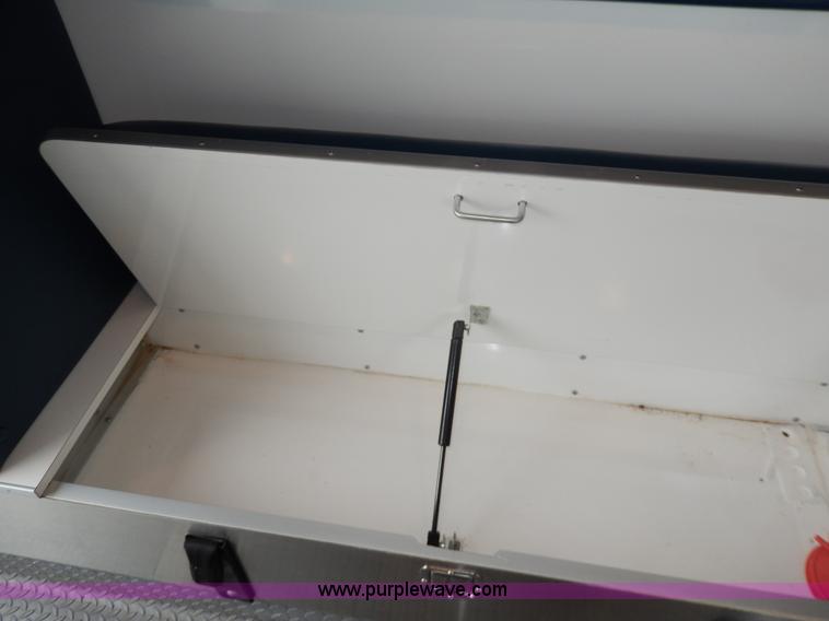 image for item D8062 2003 Ford 801 ambulance