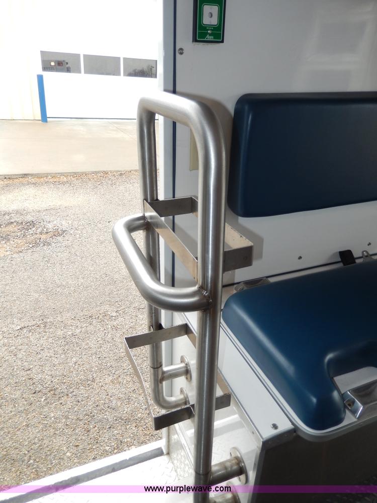 image for item D8062 2003 Ford 801 ambulance