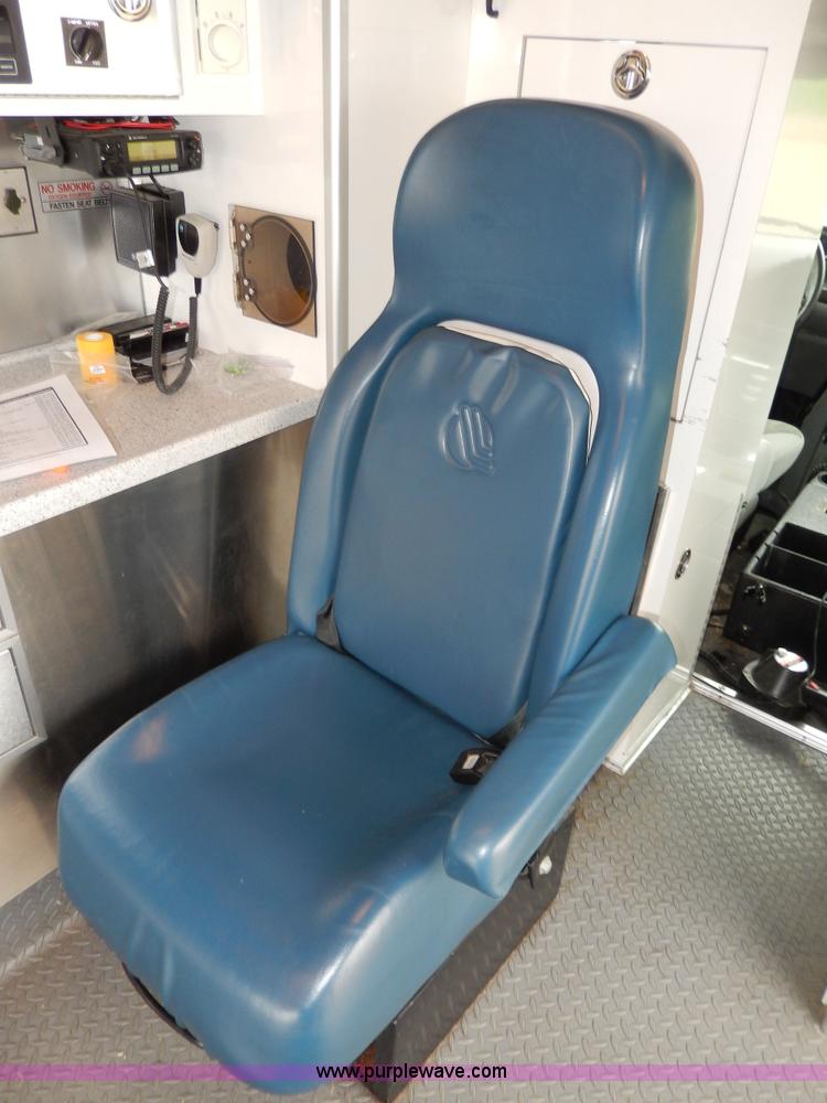 image for item D8062 2003 Ford 801 ambulance