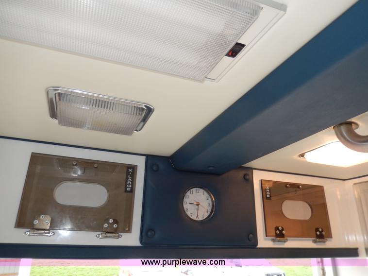 image for item D8062 2003 Ford 801 ambulance